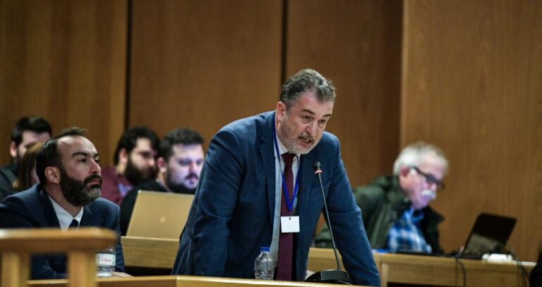 Κ. Παπαδάκης: “Η αεροπορική βάση της Σούδας δεν εξυπηρετεί τις ανάγκες της άμυνας της Ελλάδας – Kαθιστούν τη χώρα μας στρατιωτικό στόχο και θέτουν σε κίνδυνο πολέμου τον πληθυσμό της”