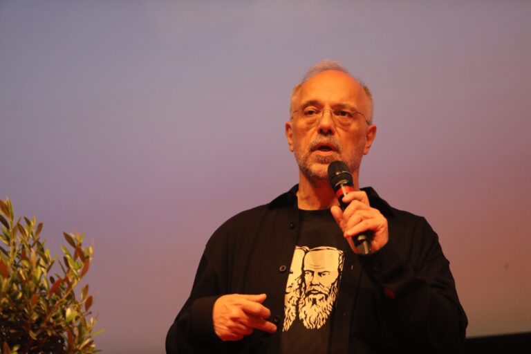 Η φονική μπηχτή του Θ. Αυγερινού για τον Τσίπρα: Εμείς εδώ δεν κάνουμε re-branding, εμείς κάνουμε branding
