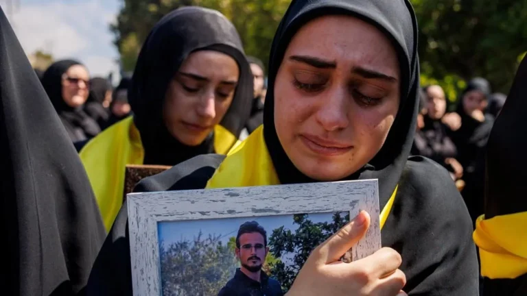 Ο απολογισμός των νεκρών από τα ισραηλινά πλήγματα στον Λίβανο ξεπέρασε τους 3.000, λένε αξιωματούχοι