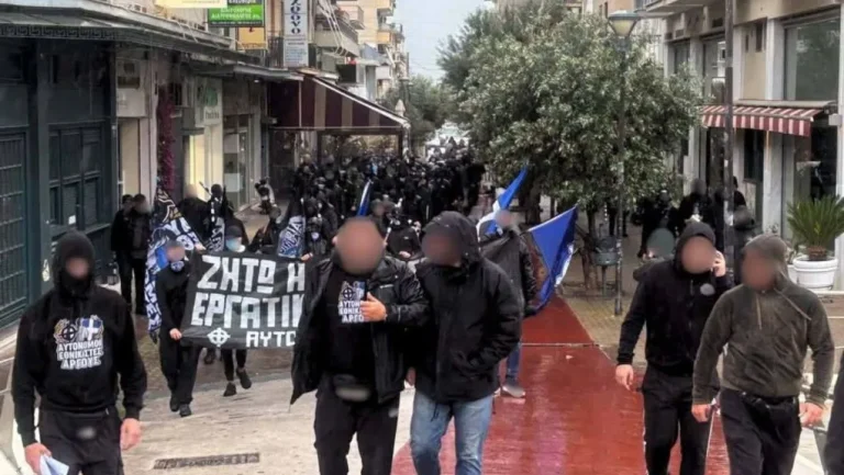 Πρωτομαγιά με «παρέλαση» φασιστοειδών στο κέντρο του Άργους – Τι καταγγέλλει η Λαϊκή Ενότητα