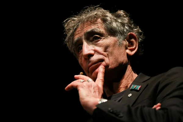 Γκάμπορ Μάτε από τη Στέγη Ωνάση: «Αυτό που γίνεται στη Γάζα είναι χειρότερο από το Άουσβιτς»