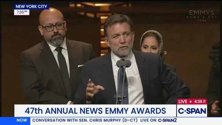 Josh Rushing κατά την αποδοχή βραβείου Emmy: “Δέχομαι βραβείο για την κάλυψη της Γενοκτονίας από τη χώρα που επιτρέπει στη Γενοκτονία να συνεχίζεται… Ζούμε σκοτεινές μέρες για τη δημοσιογραφία” | Βίντεο