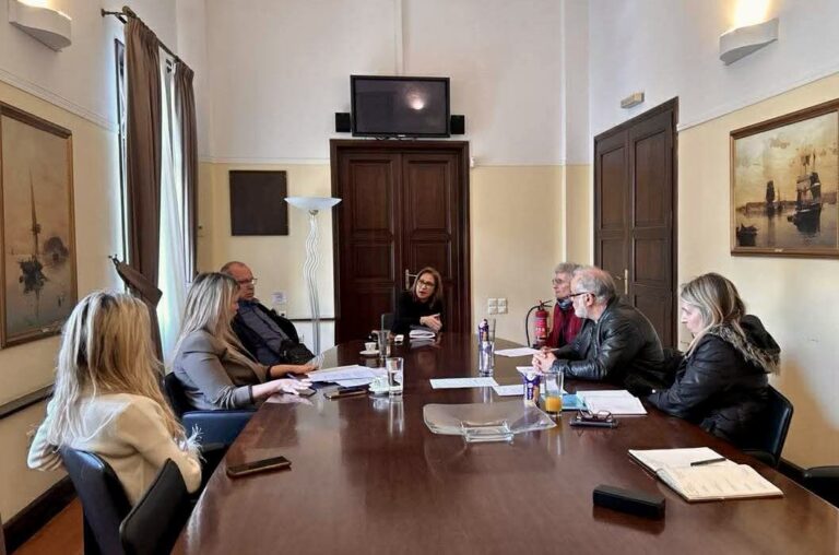 Σύσκεψη Κοζυράκη με Περιφερειακή Υπηρεσία Τουρισμού για το ειδικό χωροταξικό πλαίσιο