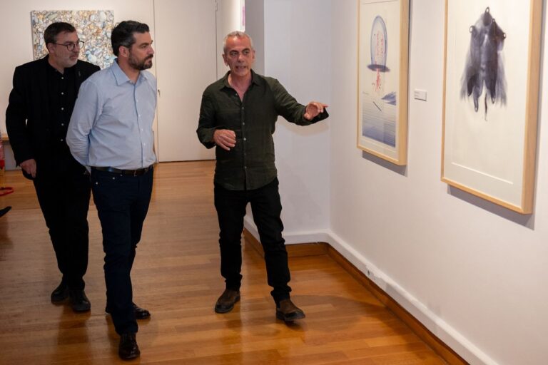 «Κινδύνεψα μόνο από ανεξέλεγκτες σκέψεις»: Η αναδρομική έκθεση του Αλέξανδρου Ψυχούλη στη Δημοτική Πινακοθήκη Χανίων