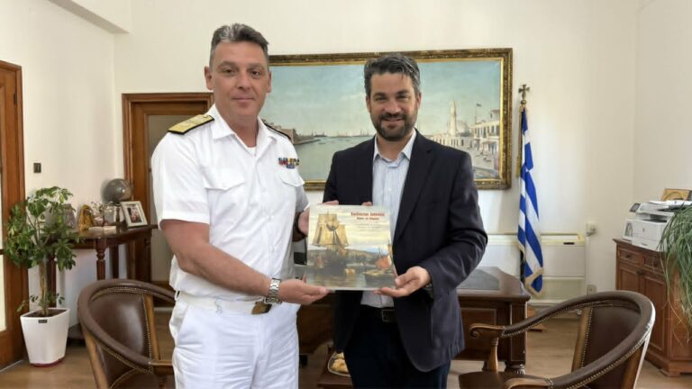 Συνάντηση Σημανδηράκη με τον νέο Περιφερειακό Διοικητή του Λιμενικού Σώματος Κρήτης