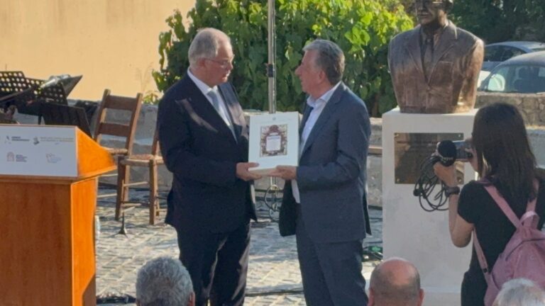 Στ. Αρναουτάκης: «Υλική αποτύπωση συλλογικής ευγνωμοσύνης τα αποκαλυπτήρια της προτομής του Νίκου Παπαδάκη»