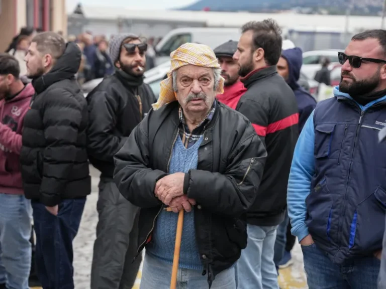 Δημοκρατικός κατήφορος: Δημοσιογράφοι στη Μυτιλήνη μετέδωσαν ζωντανά δηλώσεις κτηνοτρόφων και η Κτηνιατρική Υπηρεσία κατέθεσε μήνυση εναντίον τους για συκοφαντική δυσφήμιση!