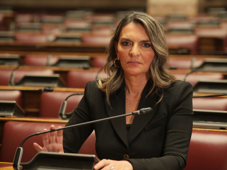 Η Πέτη Πέρκα υπέρ του κλεισίματος της Βάσης της Σούδας: “Θέλουμε η χώρα μας να είναι ορμητήριο πολέμου ή φωνή ειρήνης;”