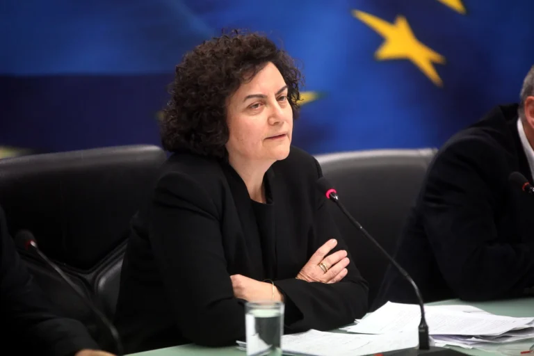Ν. Βαλαβάνη: “Λένε ότι η Βάση της Σούδας προσφέρει προστασία από την Τουρκία. Μα Η Τουρκία είναι μία από τις πέντε δυνάμεις που απαρτίζουν το Κέντρο Αριστείας στη Σούδα”