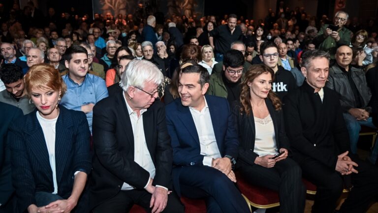 ΠΑΣΟΚ για δηλώσεις Σιακαντάρη: Αφήνει ανοιχτό το ενδεχόμενο το νέο κόμμα Τσίπρα να συγκυβερνήσει με τη ΝΔ;