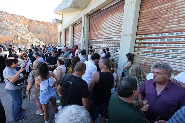 Καρτερός: Στους δρόμους κάτοικοι και φορείς ενάντια στη δομή μεταναστών