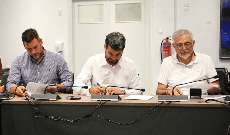 Πάνω από μισό εκατομμύριο ευρώ για τα Ειδικά Σχολεία των Χανίων – Υπογράφηκε η μελέτη για το νέο σχολικό συγκρότημα στη Σούδα