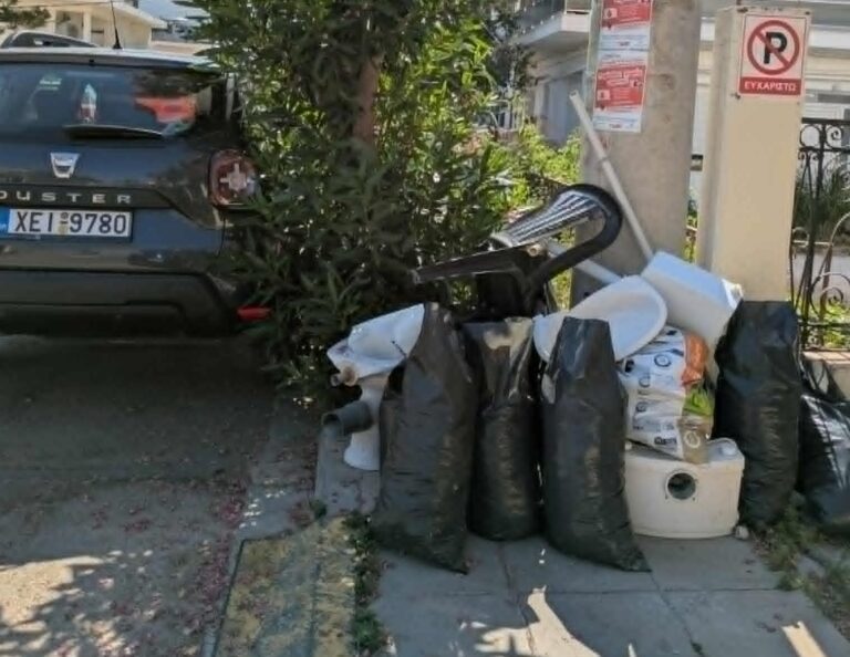 Κουρουπητός με κάθε λογής μπάζα μέχρι και λουτροκαμπινέδες στο πιο κεντρικό σημείο της πόλης των Χανίων