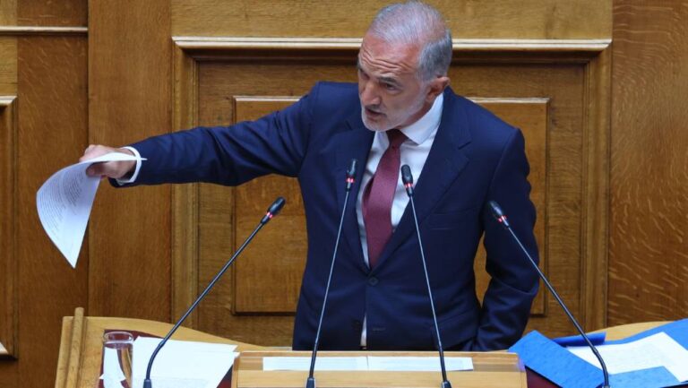 Βαριές καταγγελίες Σαλμά κατά Γεωργιάδη για δωροδοκία και διαπλοκή: «Να ξανανοίξει η υπόθεση Novartis» – Πολάκης: «Karma is a bitch!»