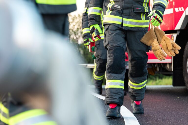 Πολιτικός και αυτοδιοικητικός κόσμος αποχαιρετούν τους δύο ήρωες πυροσβέστες στο Ρέθυμνο