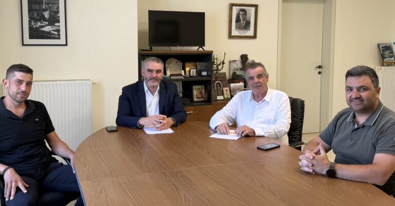 Επίσκεψη Χνάρη στον Δήμο Αγίου Βασιλείου: Στο επίκεντρο Κέντρο Υγείας Σπηλίου, όρια οικισμών και αποζημιώσεις πυρόπληκτων