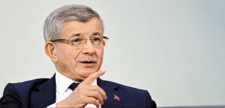 Αχμέτ Νταβούτογλου: «Η Ελλάδα βρίσκεται στο τέλος της λίστας ως αντίπαλος»