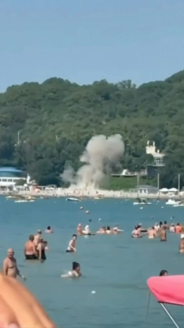 7 νεκροί μεταξύ αυτών 3 παιδια και 40 τραυματίες από Ουκρανικό κτύπημα με drone σε πολυσύχναστη Ρώσικη παραλία