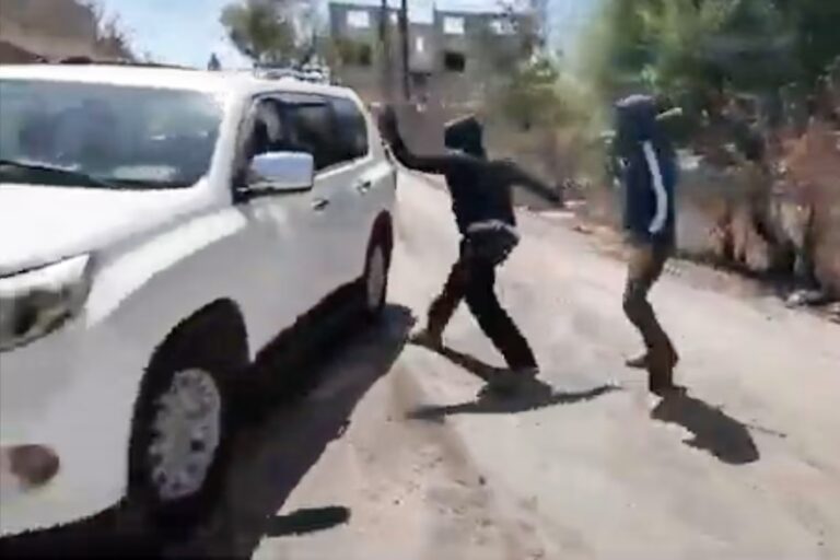 Ομάδα του NBC News δέχθηκε επίθεση από μασκοφόρους Ισραηλινούς εποίκους στη Δυτική Όχθη
