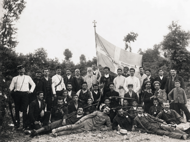 Αυτή είναι η ιστορία του δημοκρατικού Ιδομενέα Γαλατά, του αρχαιότερου αθλητικού σωματείου της Κρήτης που οι αθλητές του σκότωσαν 114 ναζί αλεξιπτωτιστές
