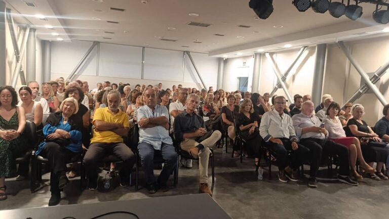 «4 Εποχές στον Δήμο Πλατανιά»: Εγκαινιάστηκε η ομαδική έκθεση ζωγραφικής και φωτογραφίας στο Πολύκεντρο Βουκολιών