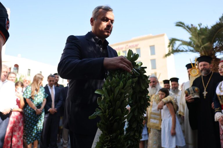 Χάρης Μαμουλάκης: «Όποιος θυμάται την ιστορία έχει πραγματικά γνώση»