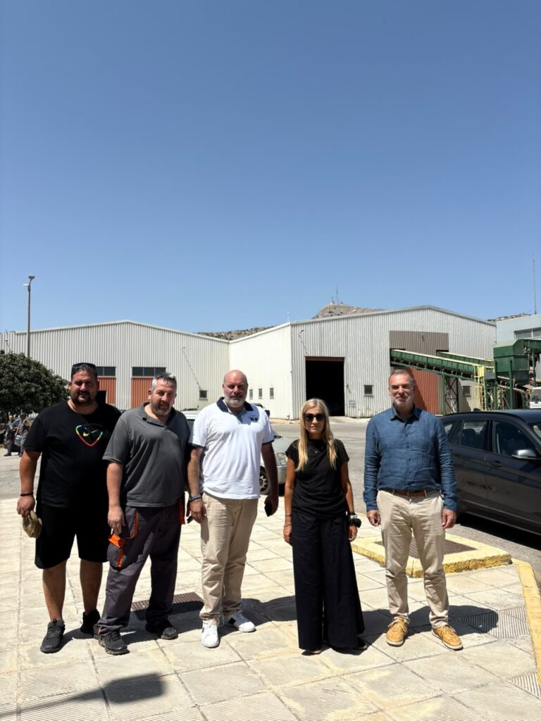 Επίσκεψη της Σέβης Βολουδάκη στη ΔΕΔΙΣΑ Χανίων
