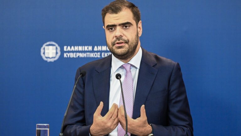 Ευχάριστες (…προεκλογικές) ειδήσεις στη ΔΕΘ προανήγγειλε ο Μαρινάκης – Φέρνει στο προσκήνιο διαχωρισμούς περί “πραγματικά αδύναμους” και “κακοπληρωτές” υπερχρεωμένους πολίτες