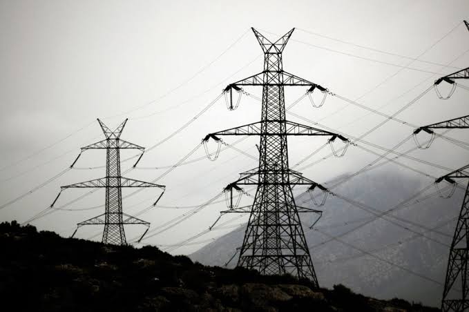 Πρωτοβουλία Αποκόρωνα ενάντια στους πυλώνες και τις ανεμογεννήτριες με αφορμή την πυρκαγιά στο Ρέθυμνο επαναφέρει στη μνήμη την πυρκαγιά του 1992 και τον κίνδυνο των εναέριων καλωδίων