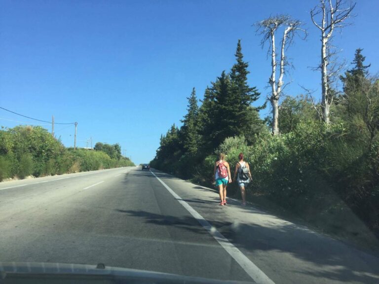 “Δεν χτύπησες μια πέτρα αλλά μία πραγματική μαχήτρια της ζωής”, λέει ο σύζυγος της προσκυνήτριας του Αγίου Φανουρίου που την χτύπησε κι εγκατάλειψε αυτοκίνητο