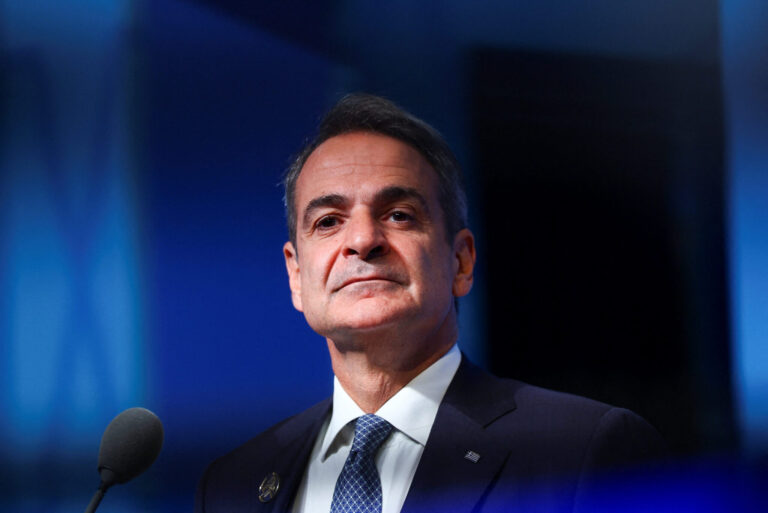 Αλγοριθμική απολυταρχία εμπνευσμένη από Κίνα με σφραγίδα Μητσοτάκη: Το κράτος θα “αξιολογεί” πολίτες και επιχειρήσεις με ταξικό πιστοληπτικό σκορ – Πώς θα κόβει τους «αφερέγγυους»