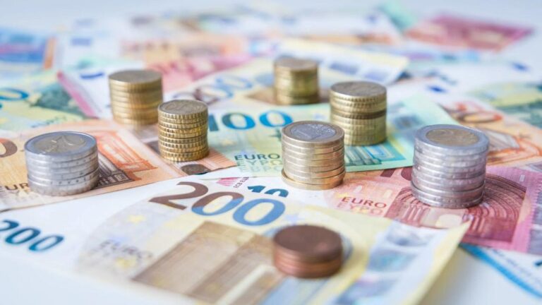 “Φέσια” 3,55 δισ. ευρώ στους ιδιώτες από το κράτος παρά τα υπερπλεονάσματα και την πρόωρη αποπληρωμή χρέους 13 δις ευρώ προς τους δανειστές