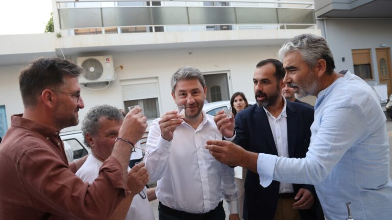ΠΑΣΟΚ: «Ξεκίνημα νίκης» από το Ηράκλειο – Η 3η Σεπτέμβρη, η απάντηση Ανδρουλάκη στον Τσίπρα και η παρουσία Ανδρέα Παπανδρέου